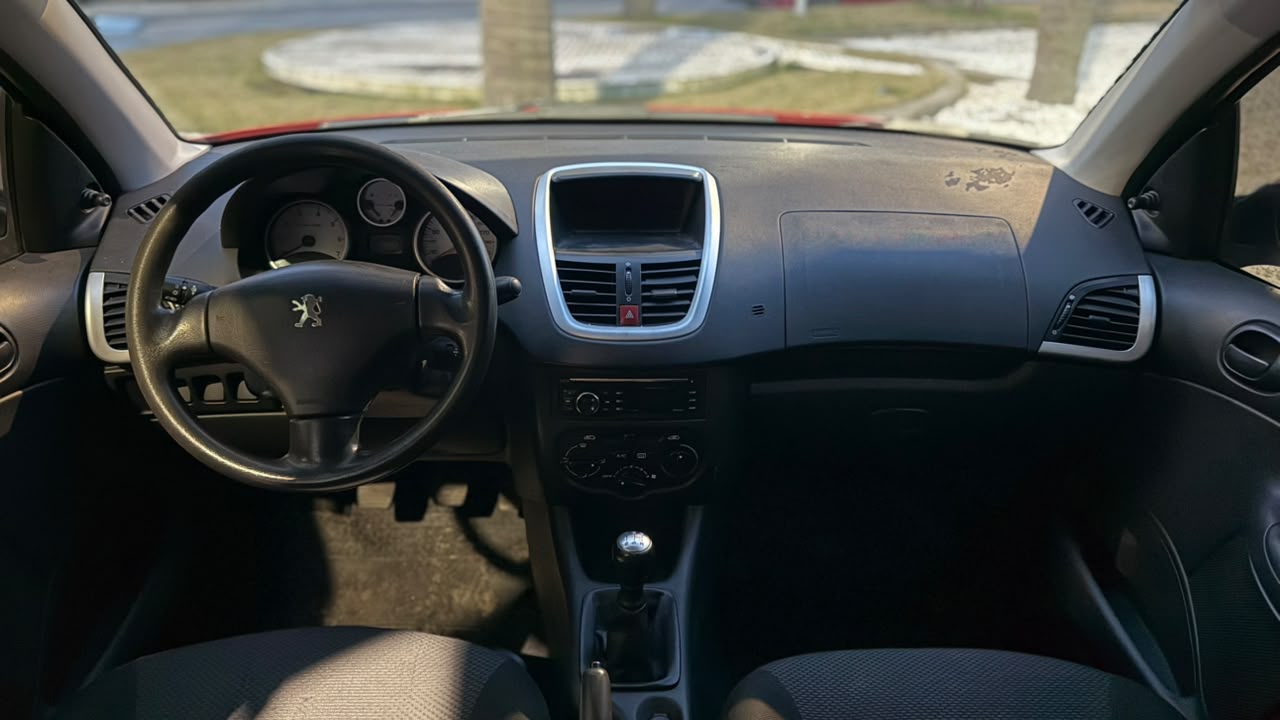 PEUGEOT - 207 COMPACT  ALLURE 1.4  - MANUAL  - 2015